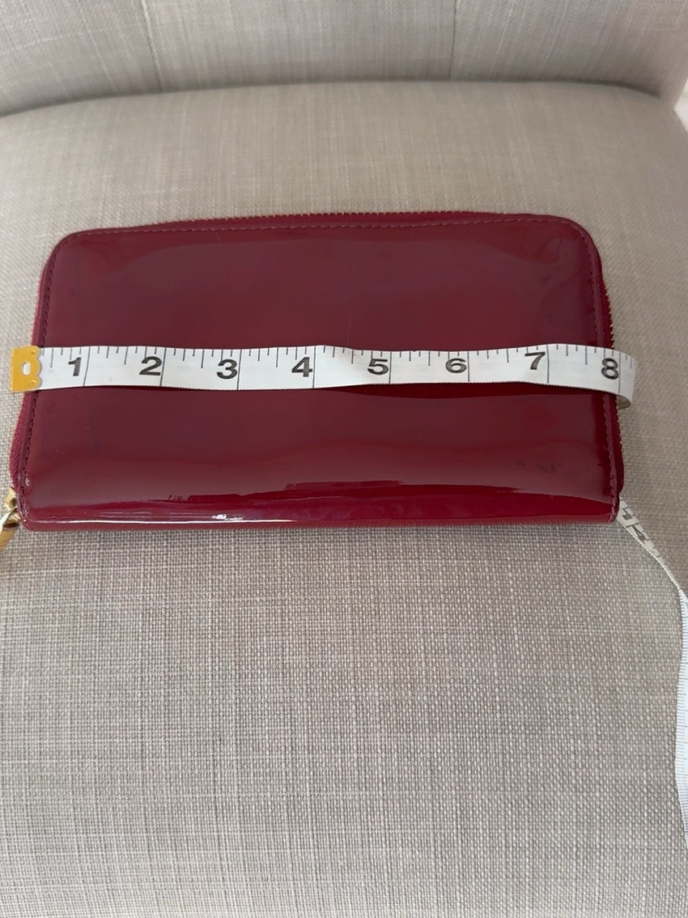 Tory Burch Glossy Patent Zip Wallet in Burgundy - Picture 3 of 4